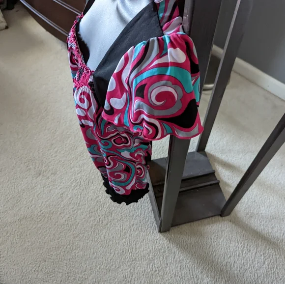 Hot Tempered Colorful Top Size Small - Picture 7 of 8